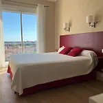 Hotel Saint Jacques 2*