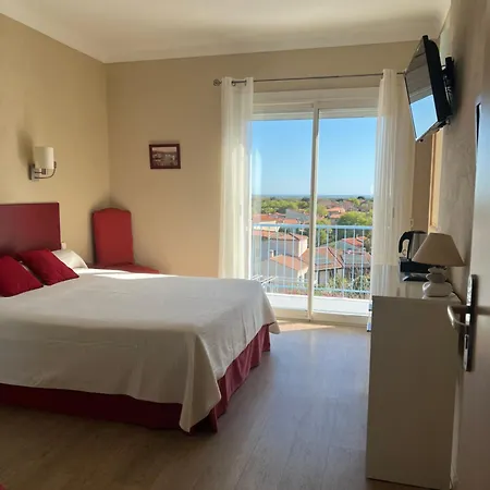 Saint Jacques Hotel