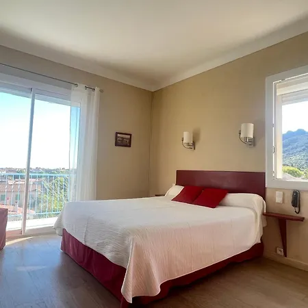 Saint Jacques Hotel Sorede